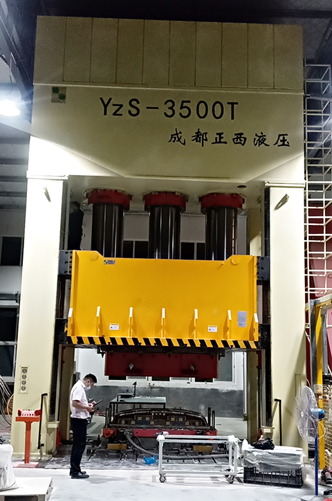 山東青島液壓機客戶定制的3500噸框架液壓機，成功安裝交付使用，你想知道交貨期多久嗎？